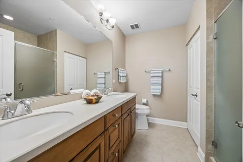 $575,000 | 850 Village Center Drive, Unit 201, Burr Ridge, IL 60527