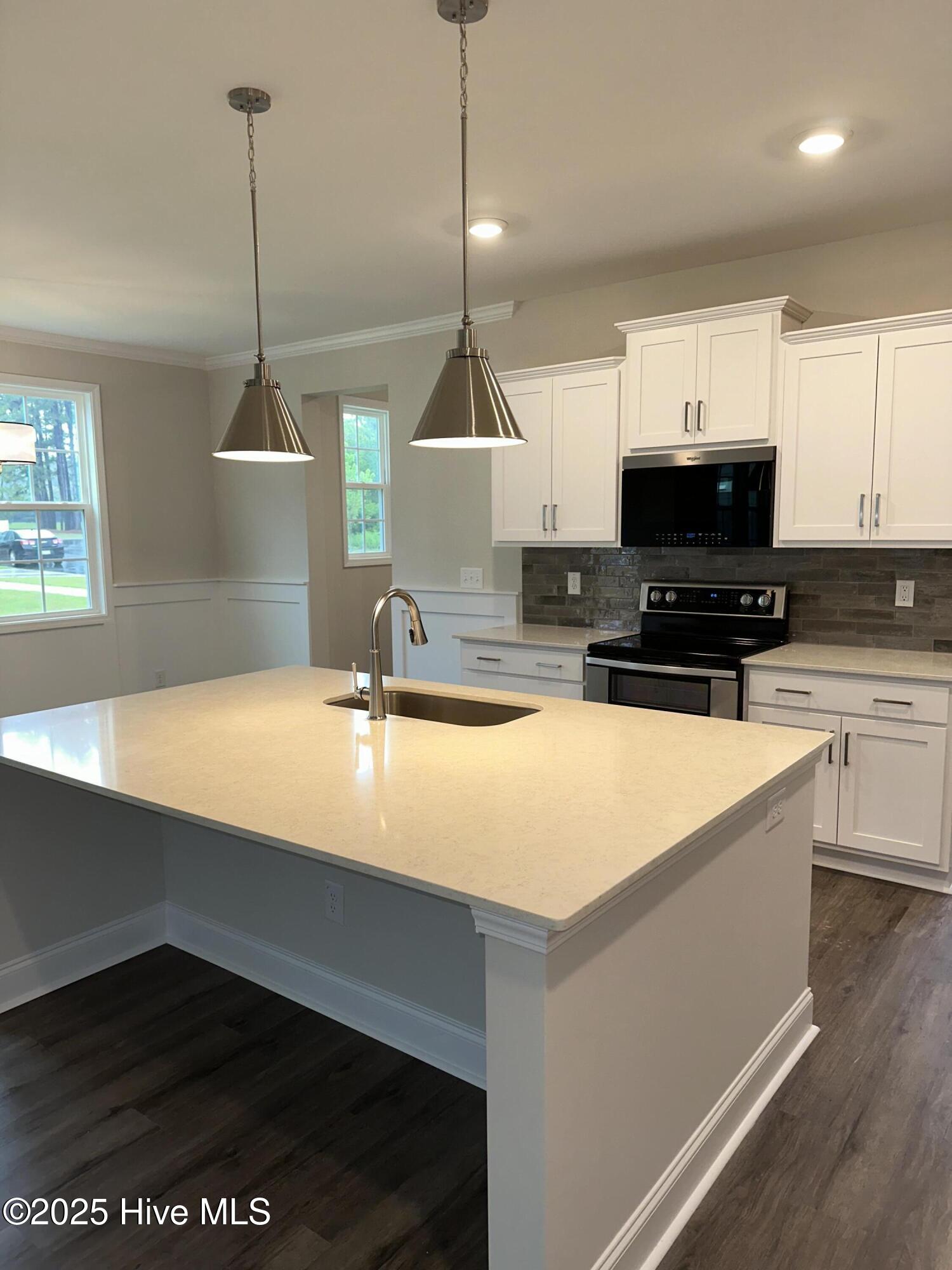 579 Midsummer Street, Unit 209 Aberdeen, NC 28315 - Photo 5 of 19 IMG_5146