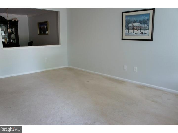 34 Stokes Road Mount Laurel, NJ 08054 - Photo 3 of 16 Living Room