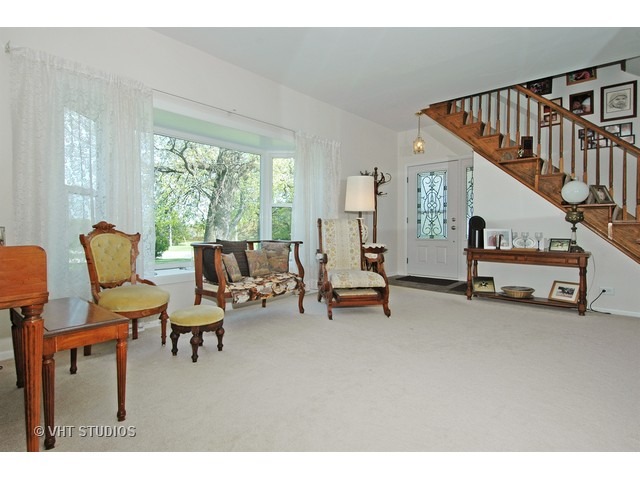 10-n008 Muirhead Road Elgin, IL 60124 - Photo 2 of 22