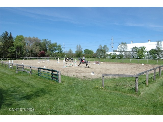 10-n008 Muirhead Road Elgin, IL 60124 - Photo 15 of 22