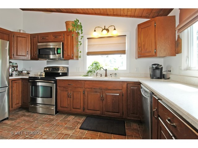10-n008 Muirhead Road Elgin, IL 60124 - Photo 3 of 22