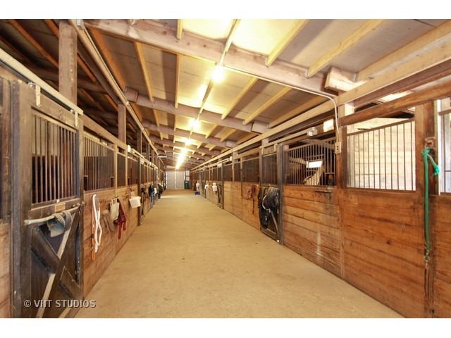10-n008 Muirhead Road Elgin, IL 60124 - Photo 10 of 22
