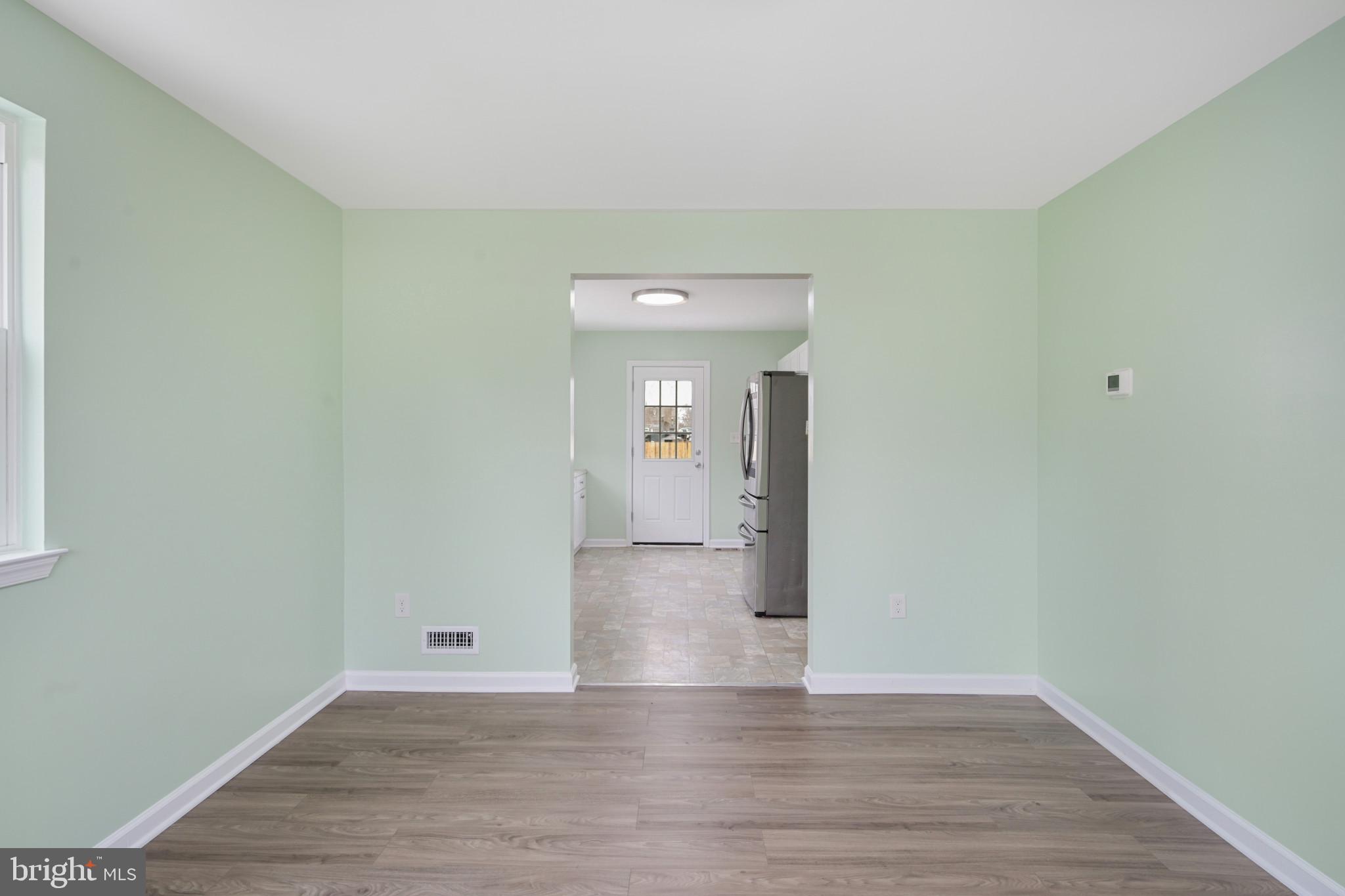 323 Wye Road Essex, MD 21221 - Photo 8 of 35