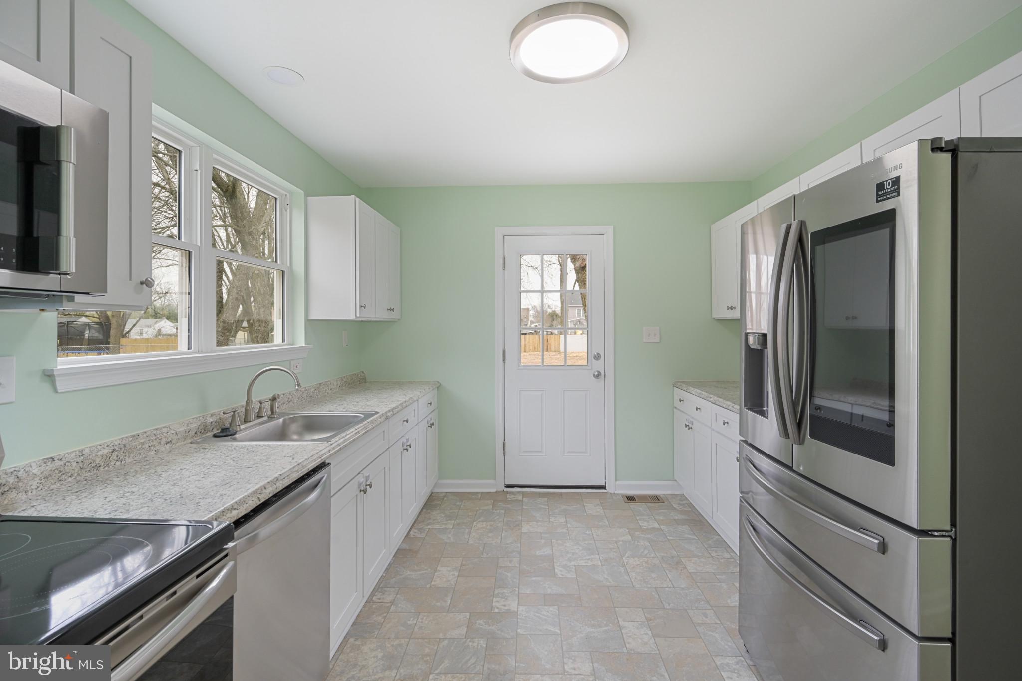 323 Wye Road Essex, MD 21221 - Photo 9 of 35