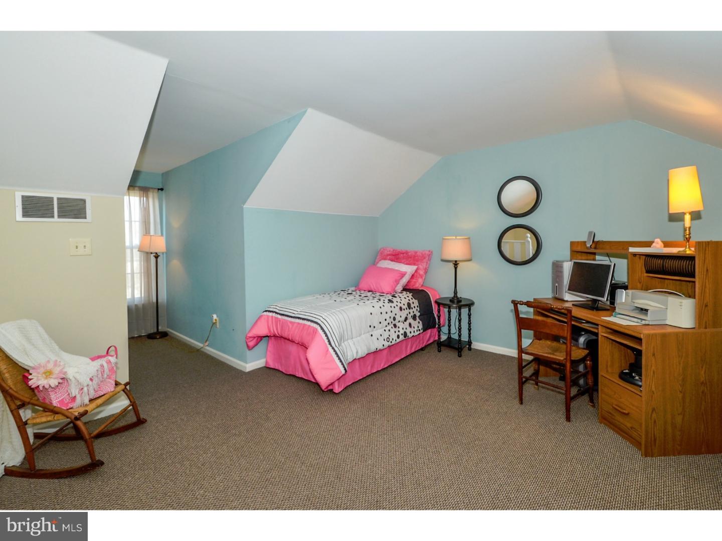 33 Country Road Perkasie, PA 18944 - Photo 22 of 25 Bedroom 4