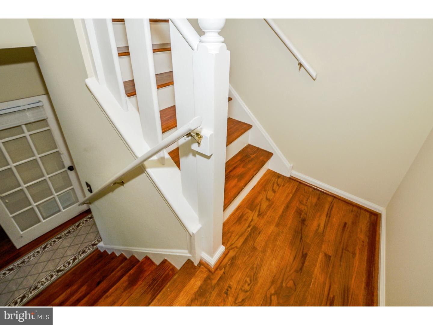 33 Country Road Perkasie, PA 18944 - Photo 6 of 25 Hallway