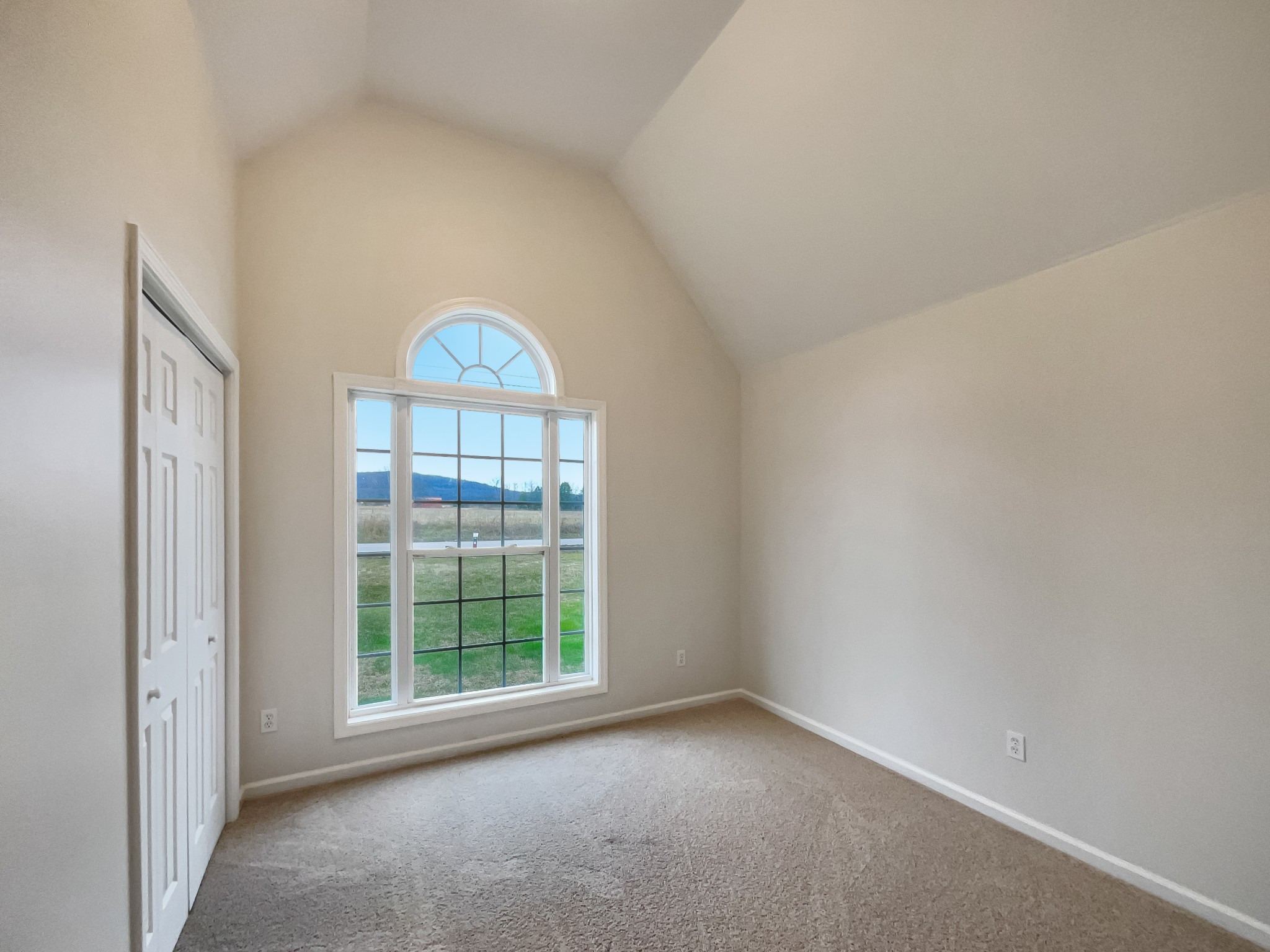 6180 Hoover Road Lascassas, TN 37085 - Photo 15 of 22 an empty room with windows