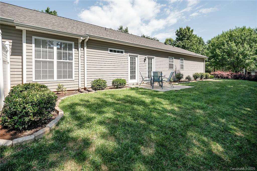 16616 Timber Crossing Road Charlotte, NC 28213 - Photo 33 of 40 a front view of house with yard and green space