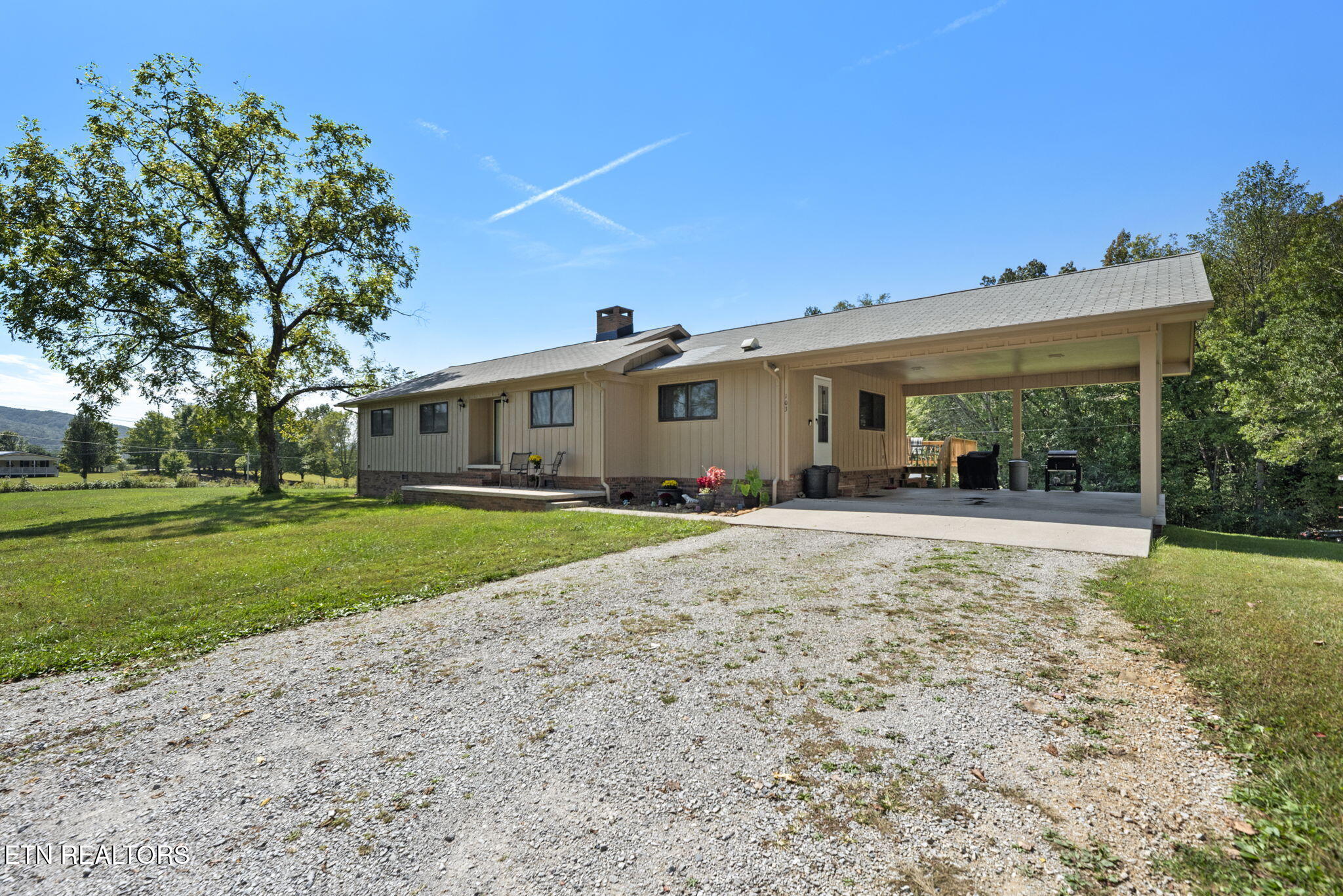 103 Duncan-Woods Road Oliver Springs, TN 37840 - Photo 3 of 39 3-web-or-mls-DncnWds103 (70)