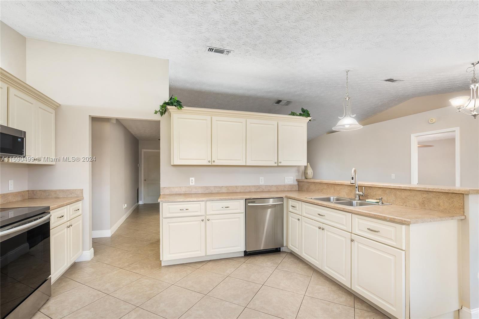 2443 Southeast Shipping Road Port St. Lucie, FL 34952 - Photo 16 of 51 Gallery Image 16