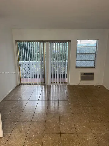 $1,450 | 2005 Sans Souci Boulevard, Unit 104, North Miami, FL 33181