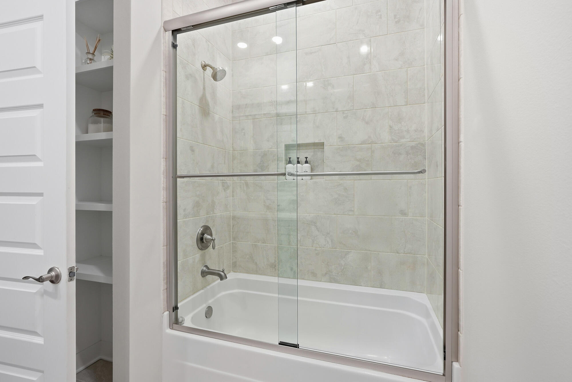 23 East York Ln Inlet Beach, Unit A Inlet Beach, FL 32461 - Photo 23 of 51 a bathroom with a bathtub