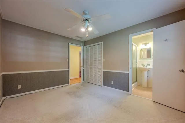 a view of yard with green space