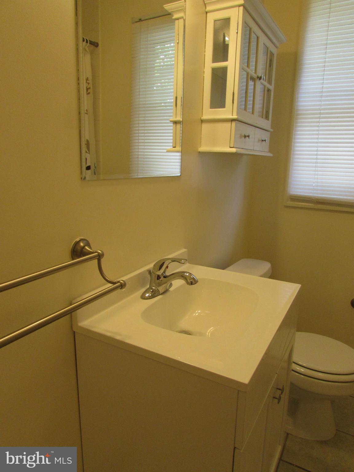 404 Nottingham Road Baltimore, MD 21229 - Photo 11 of 23 Bath