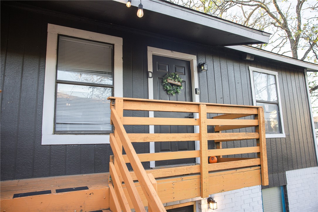 800 Navidad Street Bryan, TX 77801 - Photo 29 of 42 Entrance to property with brick siding