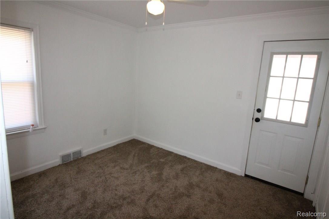 15744 Camden Avenue Eastpointe, MI 48021 - Photo 28 of 65 IMG_0626.JPG