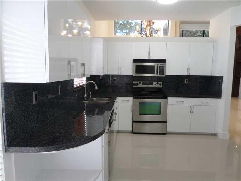 5624 Amersham Way Boca Raton, FL 33486 - Photo 8 of 18 Kitchen.