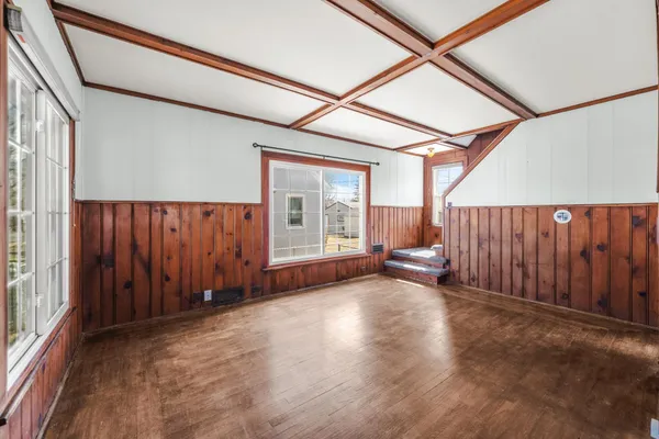 $265,000 | 1258 5th Street East, St. Paul, MN 55106