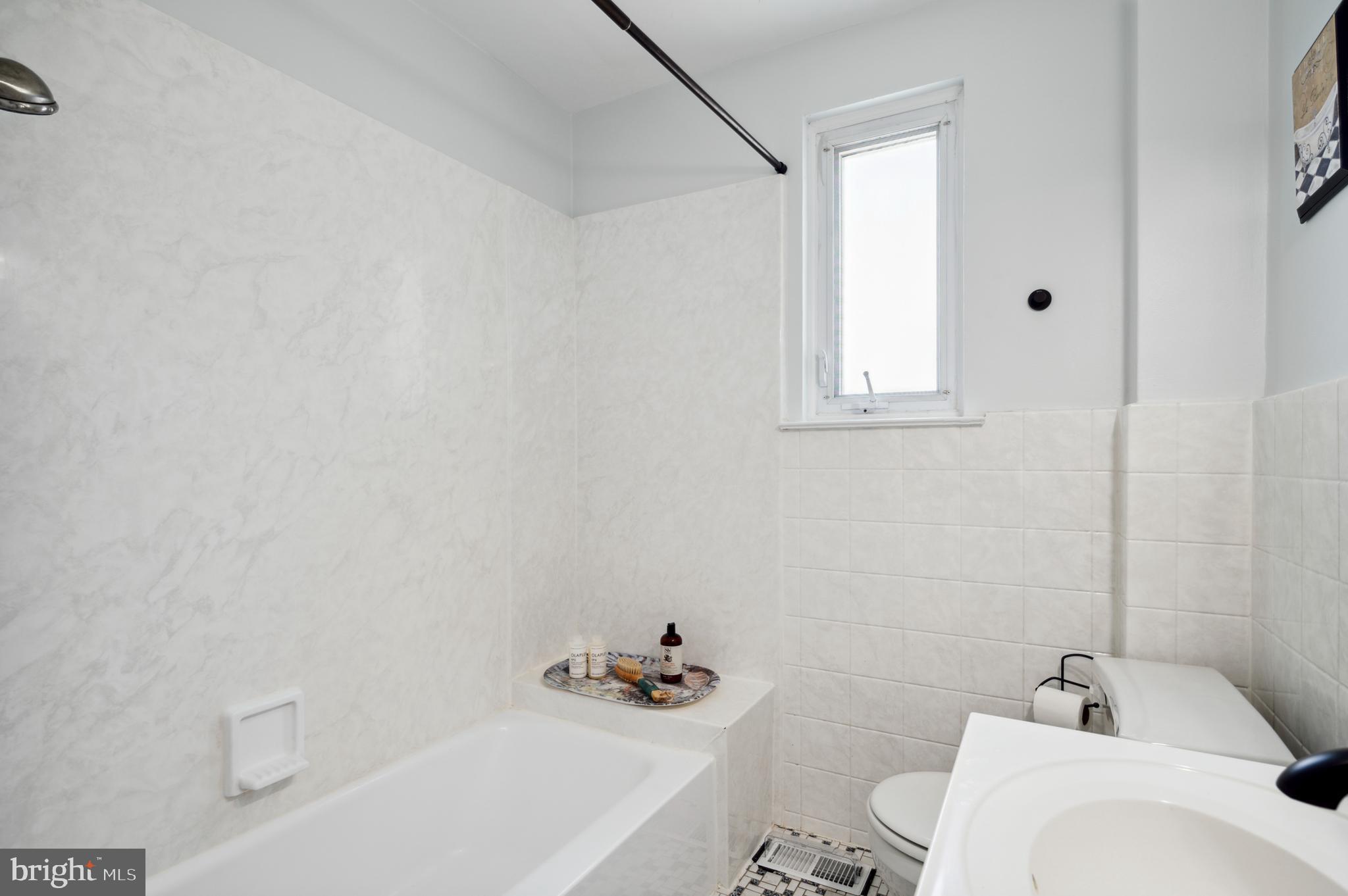 414 Steel Road Havertown, PA 19083 - Photo 19 of 25 Gallery Image 19