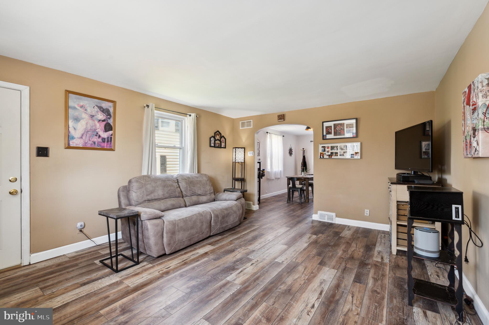 414 Steel Road Havertown, PA 19083 - Photo 4 of 25 Gallery Image 4