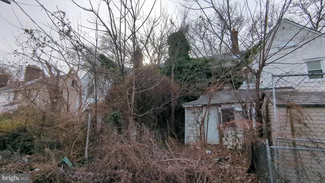 a view of a pathway of a house