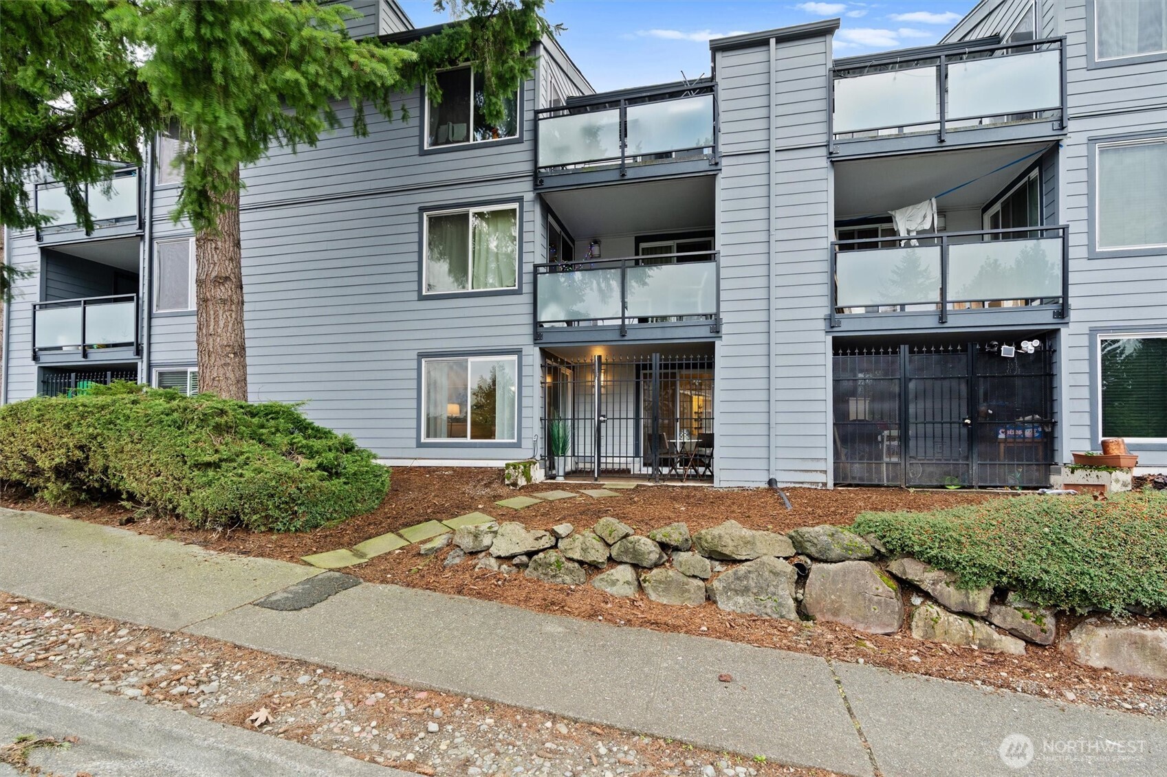 2509 Northeast 4th Street, Unit 316 Renton, WA 98056 - Photo 23 of 27
