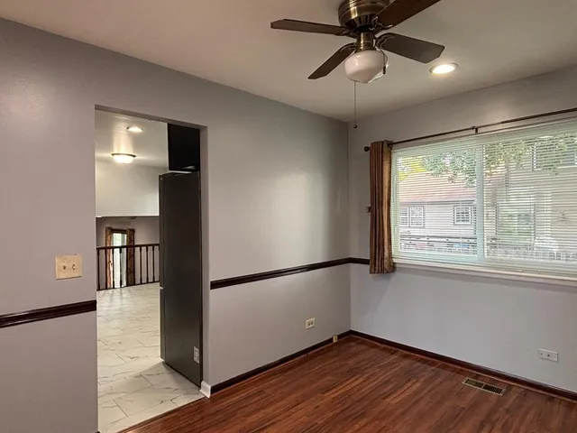 $2,600 | 2015 Williamsburg Drive, Streamwood, IL 60107