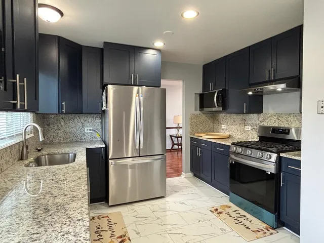 $2,600 | 2015 Williamsburg Drive, Streamwood, IL 60107