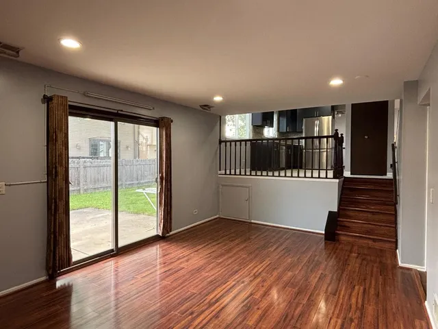 $2,600 | 2015 Williamsburg Drive, Streamwood, IL 60107