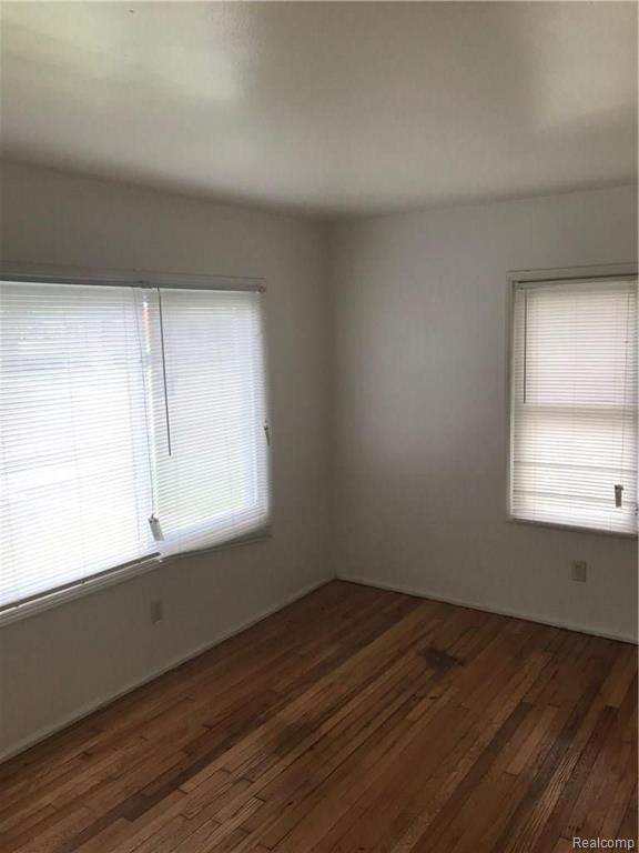 18491 Edinborough Road Detroit, MI 48219 - Photo 4 of 7