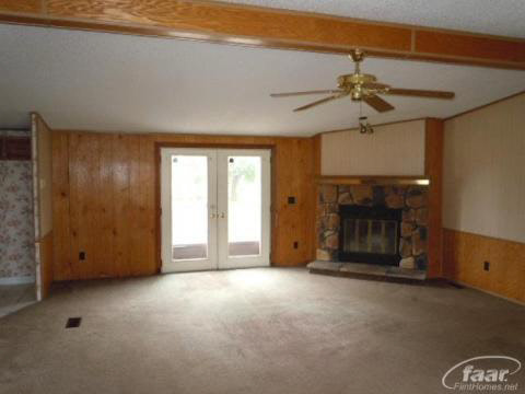 8170 East Richfield Road Davison, MI 48423 - Photo 2 of 10 20124947-1.JPG