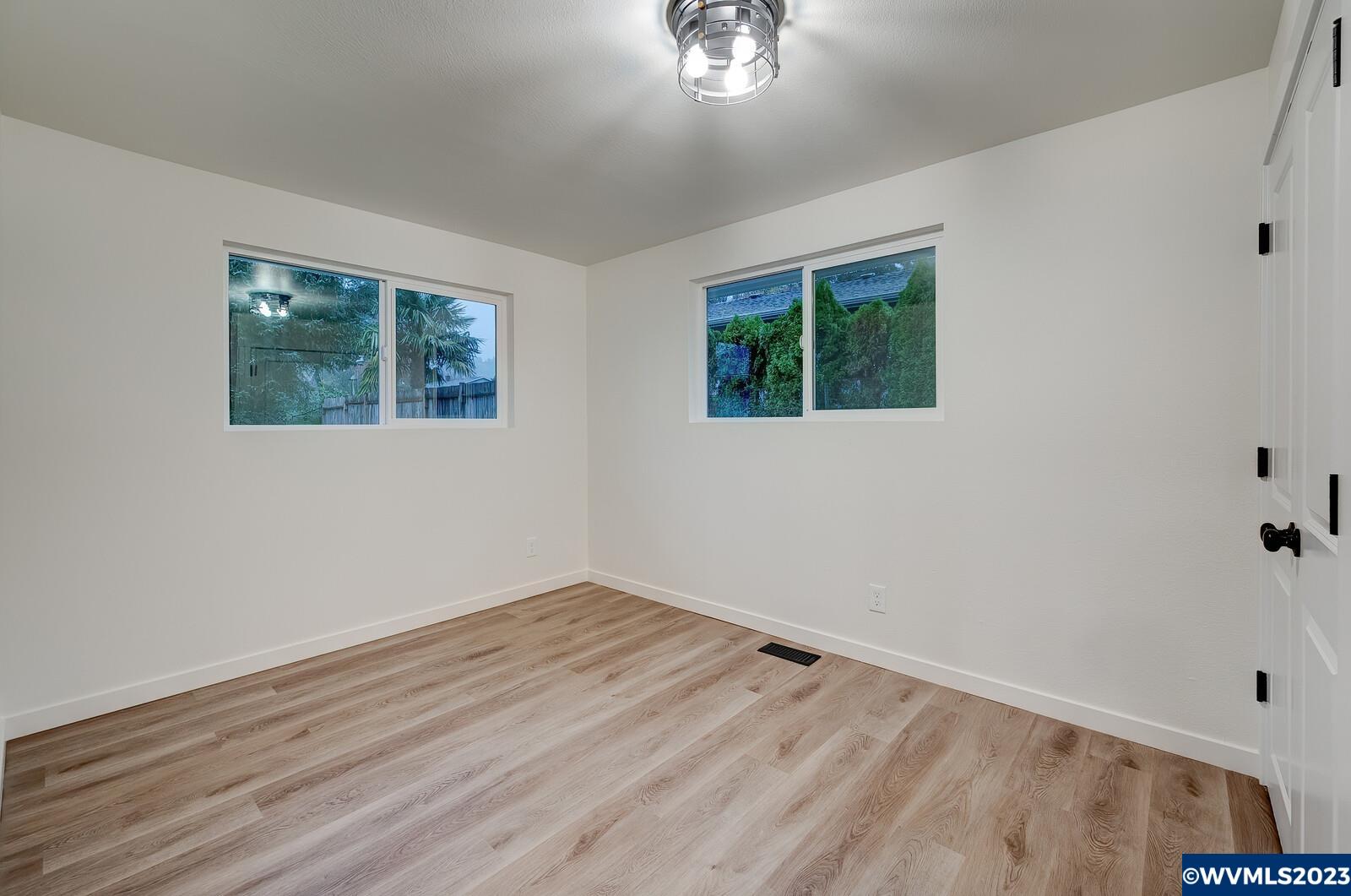 1527 Southeast Ammon Road Toledo, OR 97391 - Photo 22 of 26 Gallery Image 22