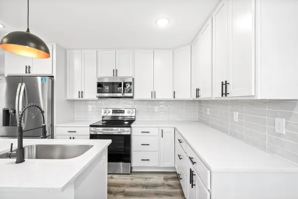 $2,000 | 1581 Freestone Drive, Clarksville, TN 37042