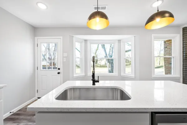 $2,000 | 1581 Freestone Drive, Clarksville, TN 37042