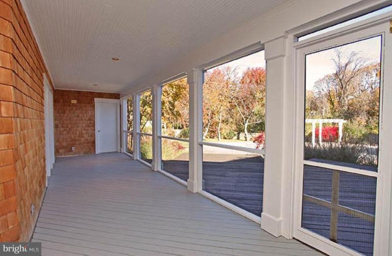 500 Ferry Point Road Annapolis, MD 21403 - Photo 17 of 27 Screened-in Porch