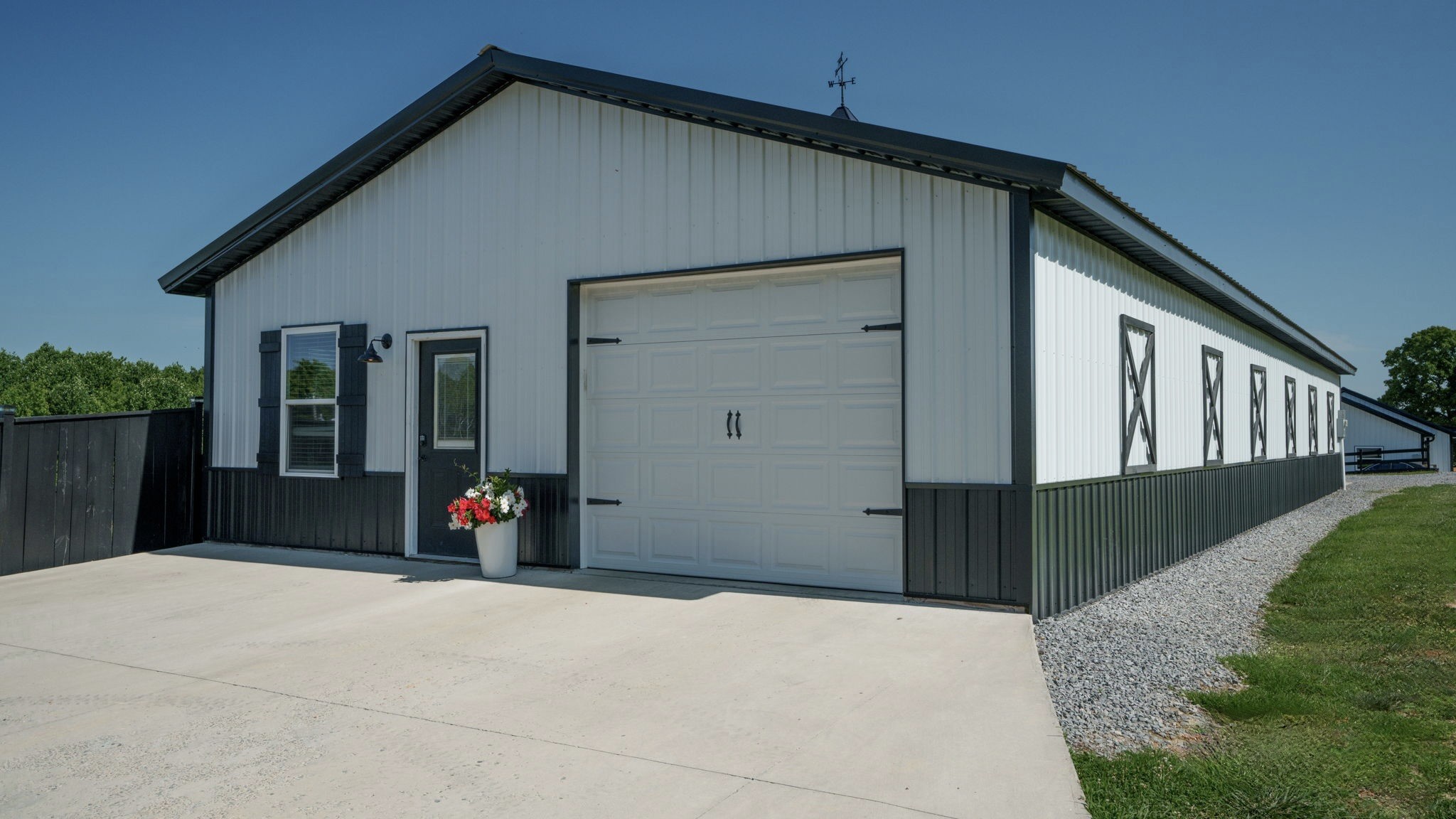 211 Claypool Road Bethpage, TN 37022 - Photo 47 of 73 a view of a house with backyard and wooden fence