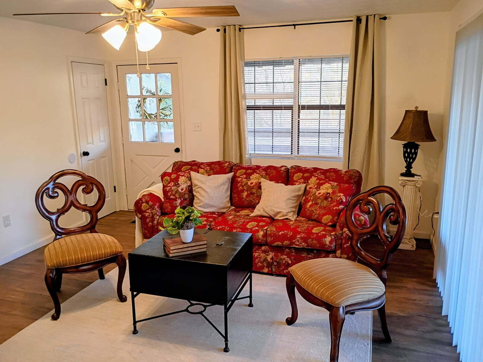 1537 Lock Road Lawrenceburg, KY 40342 - Photo 43 of 50 Livingroom4