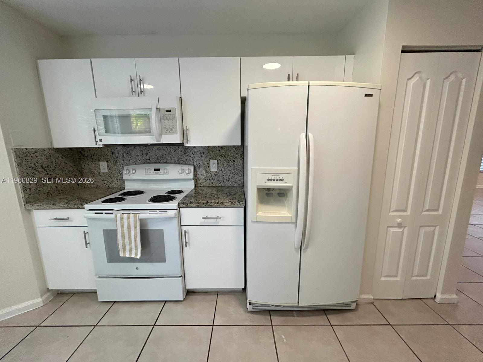 9204 Southwest 167th Place Miami, FL 33196 - Photo 13 of 53