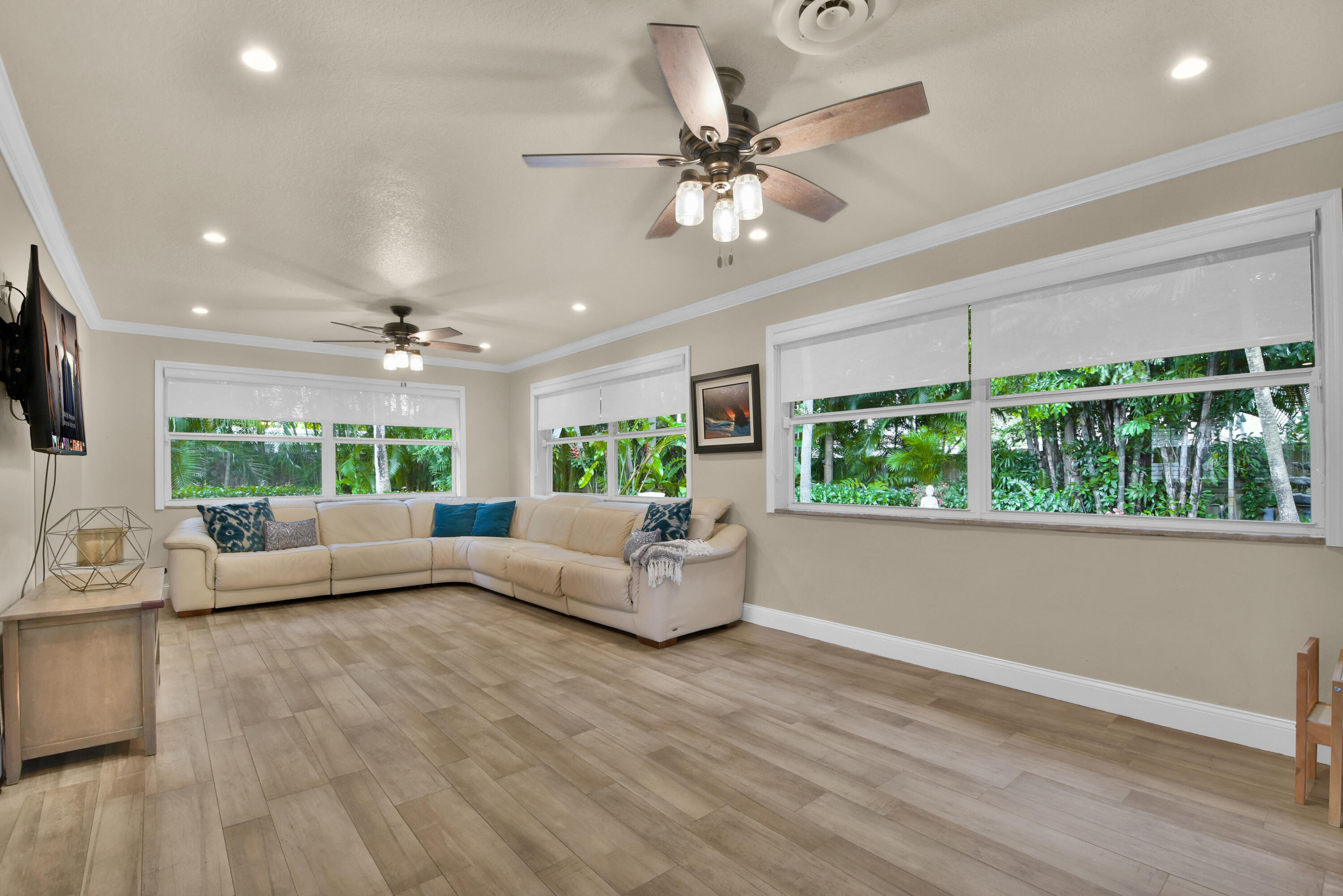 4201 Fillmore Street Hollywood, FL 33021 - Photo 10 of 27 Family Room