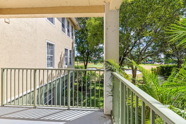 $2,195 | 1951 Brandywine Road, Unit 207, West Palm Beach, FL 33409