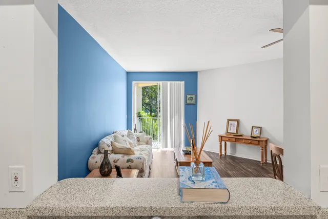 $2,195 | 1951 Brandywine Road, Unit 207, West Palm Beach, FL 33409