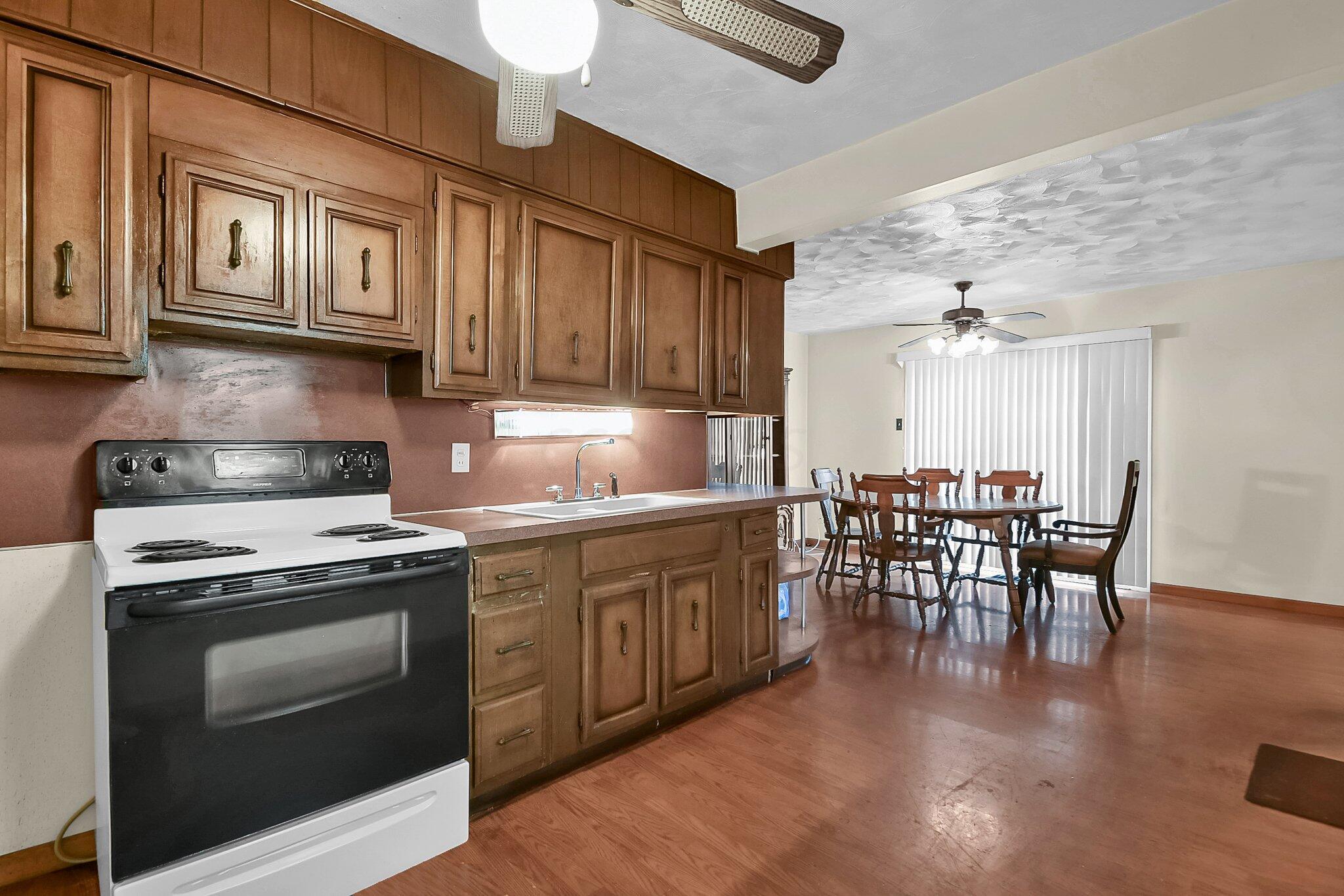 1802 Devonshire Road Columbus, OH 43219 - Photo 9 of 28 9-web-or-mls-1802-devonshire-rd
