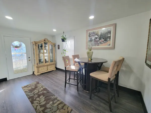 $219,000 | 1535 & 1535 1/2 S 5th Avenue, Kankakee, IL 60901