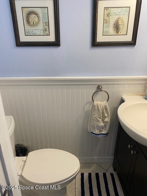 926 Jamestown Avenue, Unit 93 Indian Harbour Beach, FL 32937 - Photo 14 of 31 a bathroom with a toilet and a sink