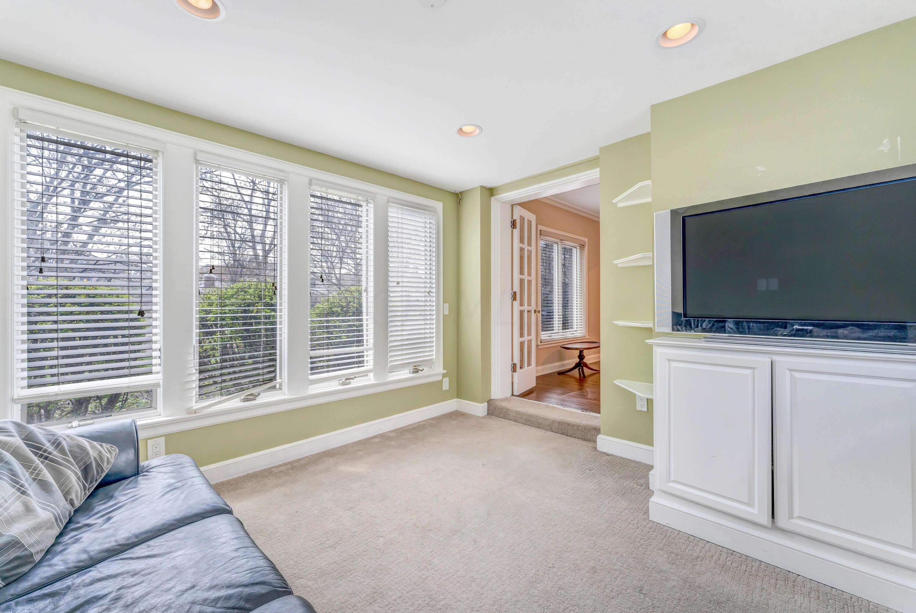 2722 Bexley Park Road Columbus, OH 43209 - Photo 23 of 45