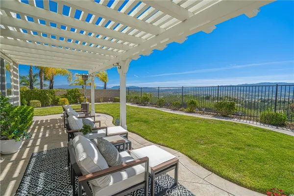 $1,099,000 | 28076 Bridlewood Drive, Castaic, CA 91384