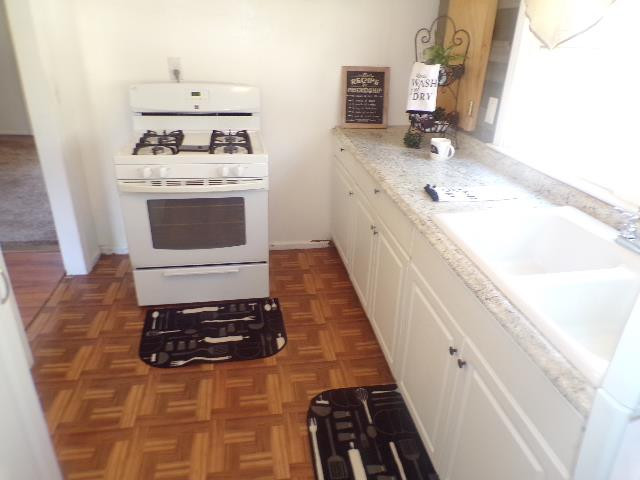 1211 Central Road Thomson, GA 30824 - Photo 3 of 17 Kitchen