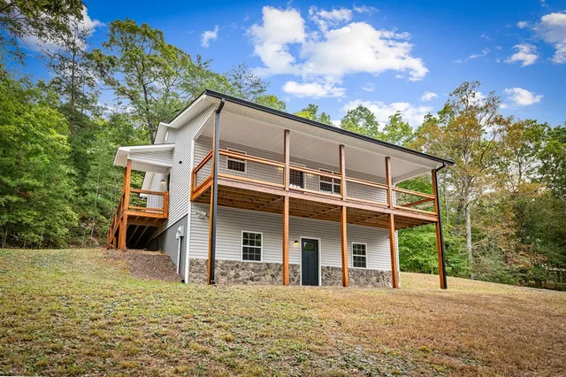 a view of a house with a outdoor space