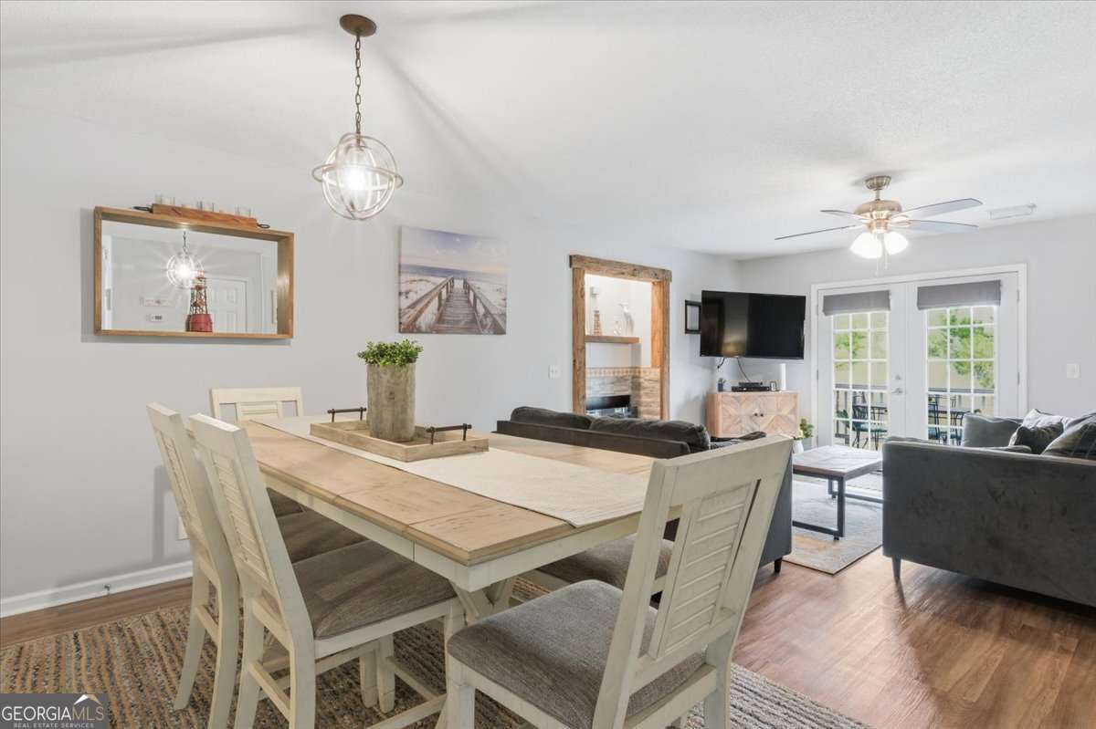 1000 Sea Island Road, Unit 68 St. Simons, GA 31522 - Photo 9 of 19 Large dining area